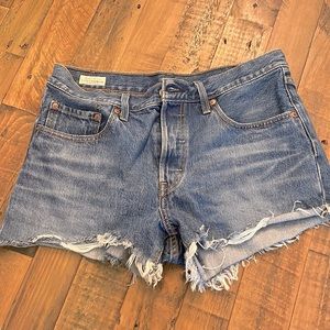 LEVI’s cutoff denim shorts